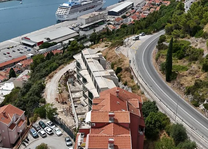 Panorama Apartment *